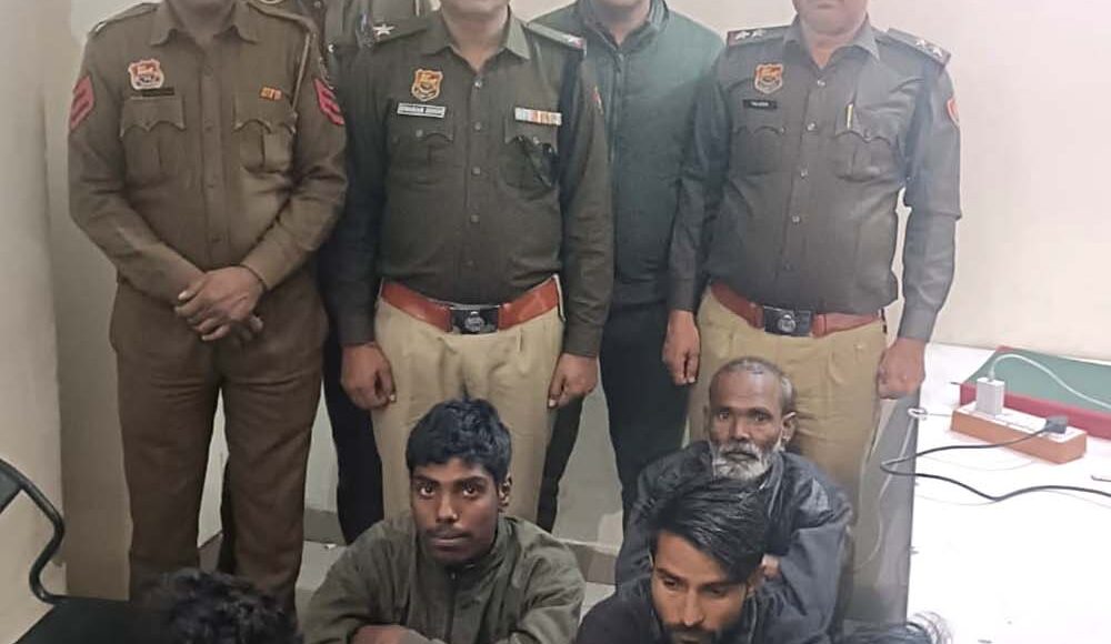 Faridabad police action in the case of fighting and attempt to murder. Sikrona police post team arrested 5 accused.