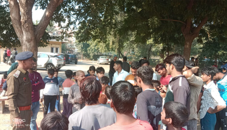 नशामुक्ति टीम ने NIT-3 खेल परिसर में बच्चों को नशे के दुष्परिणाम व बचाव के तरीके बाताकर किया जागरूक