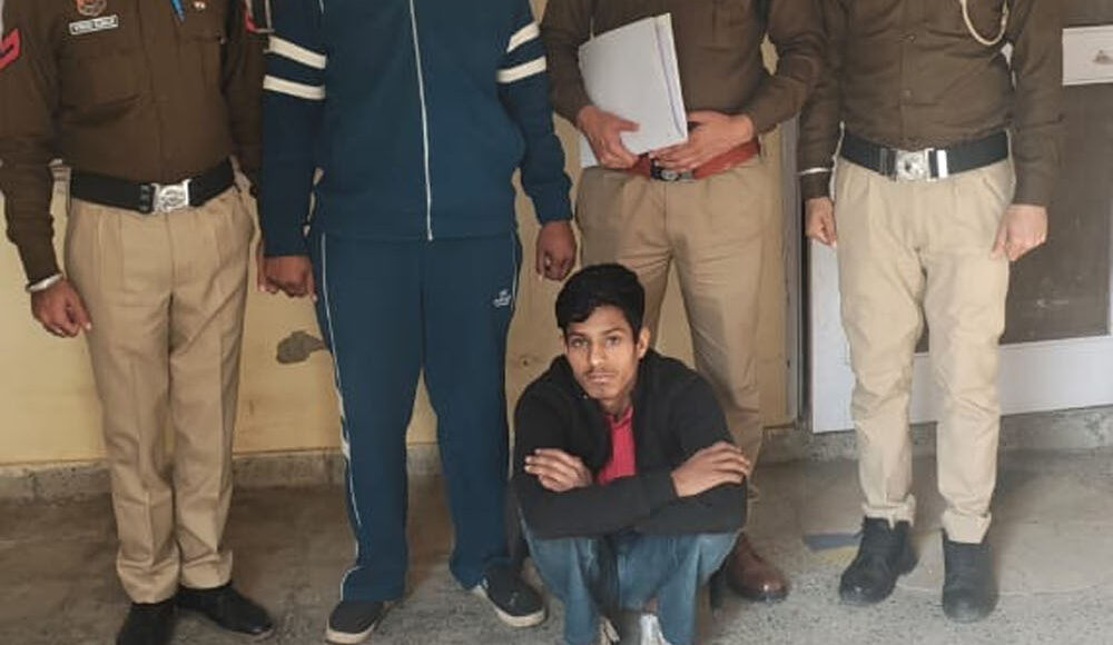 The accused of theft in the house was arrested by the team of Police Post Sector-21 D.