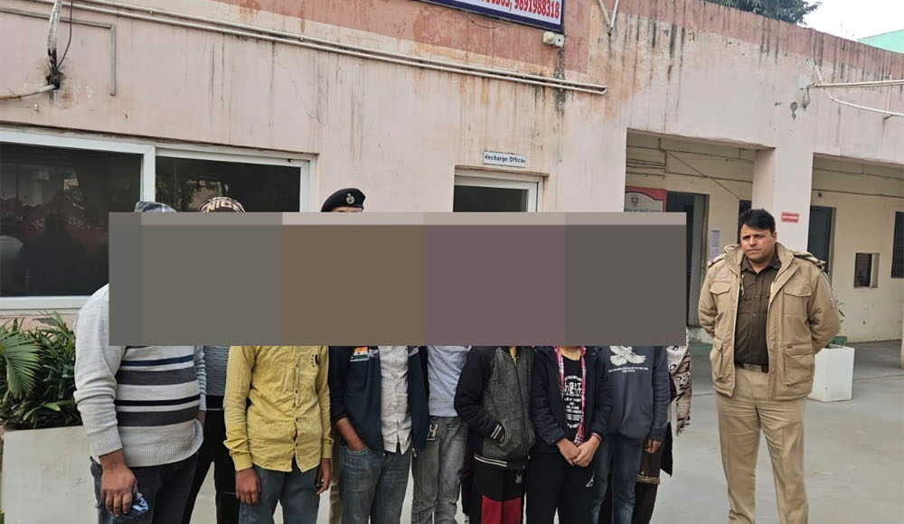 The team of police post Sanjay Colony searched for 7 minor children missing from home in Mathura.