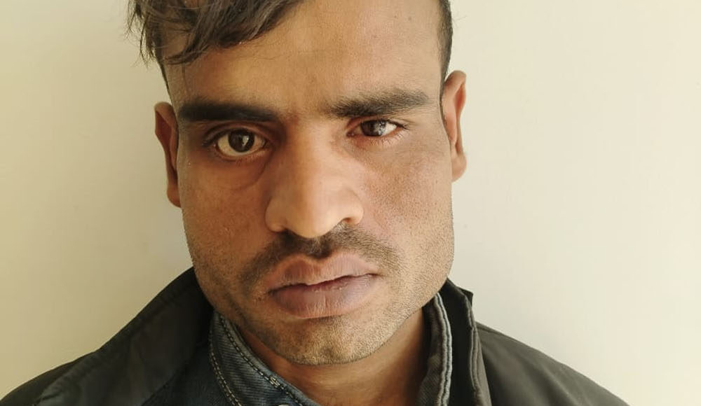 The accused along with country-made pistol was arrested by the team of Crime Branch Sector 56.