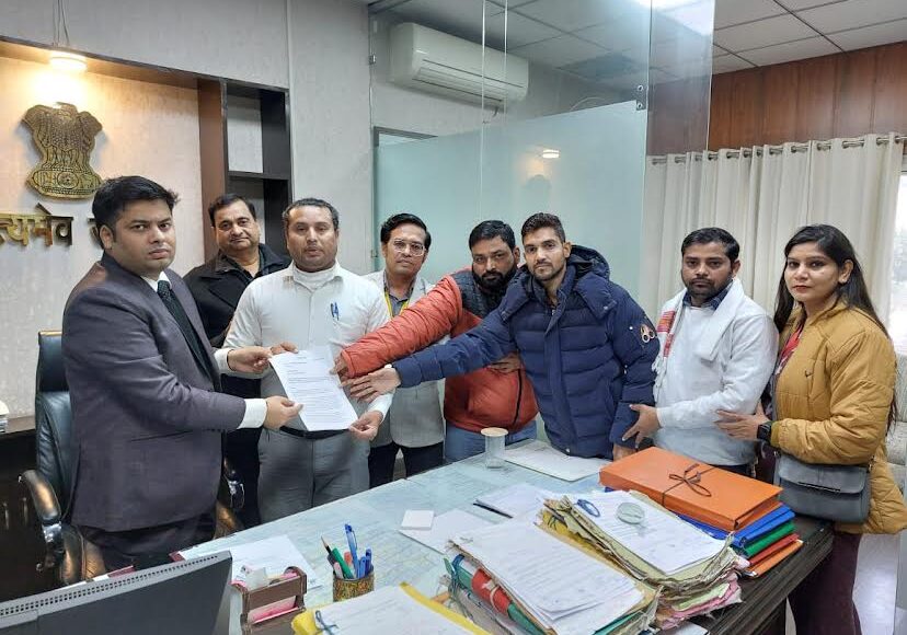 Assistant Police Commissioner Central made people aware in village Badoli by giving them information about ill effects of drug addiction and cyber fraud dial 112.