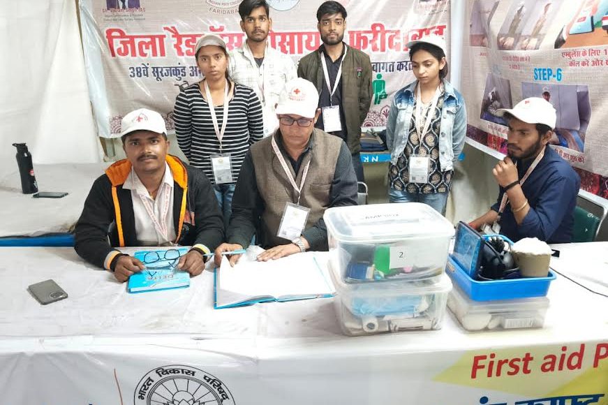 The excellent service of Red Cross volunteers at the Surajkund fair became an example of humanity.