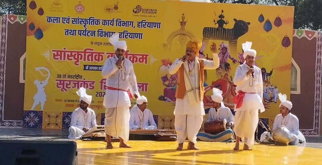 100 year old bulldi becomes center of attraction for tourists in Virasat Haryana Pavilion