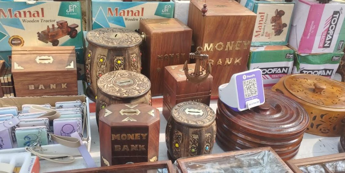 Children's Bank Wooden Gulak is being bought heavily in the fair.
