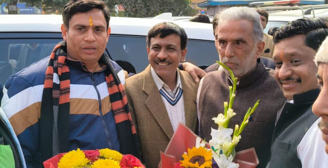 The birthday of Honorable Chaudhary Krishnapal Gurjar was celebrated with great pomp.