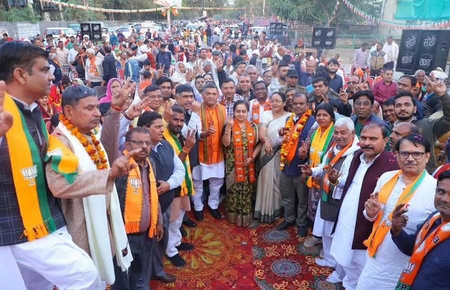 Mayor candidate Praveen Batra Joshi got immense public support in all the wards of NIT 86 Assembly.