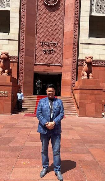 Famous young industrialist and director of Alpha Abhirashi Group Ashish Jain visited the new Parliament building.
