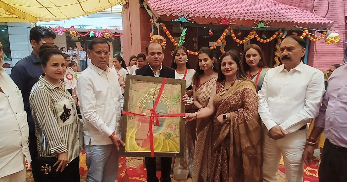 State Minister Rajesh Nagar inaugurated the artistic exhibition