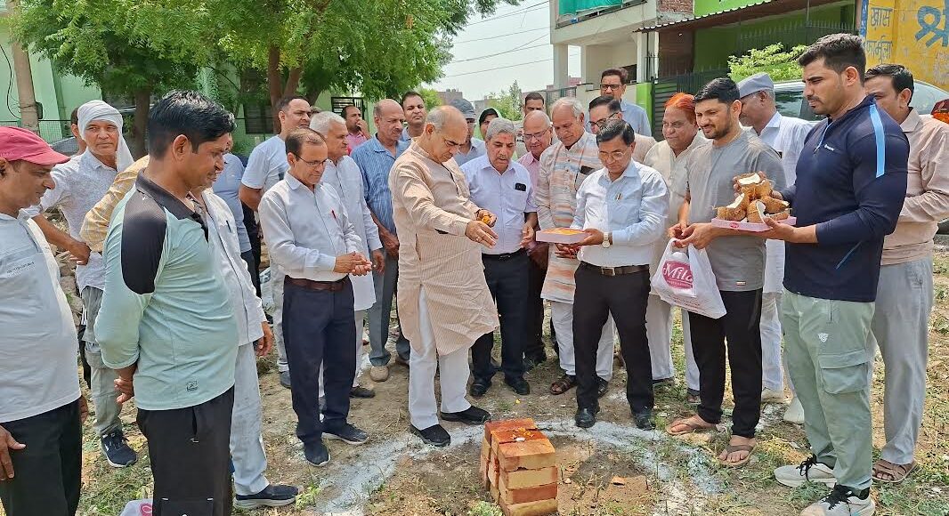 MLA Moolchand Sharma gave the gift of four new tube wells in Ballabhgarh