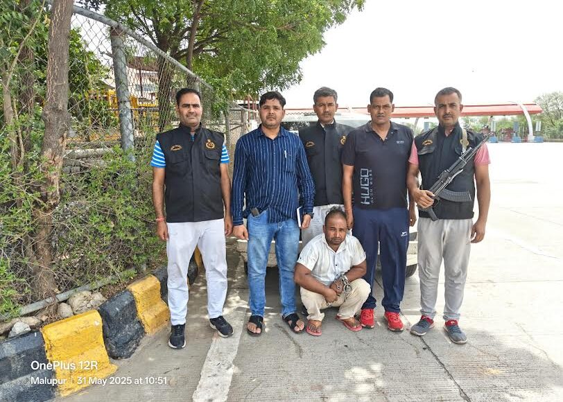 A prisoner who had escaped from jail on bail in place of another person was arrested from Bihar