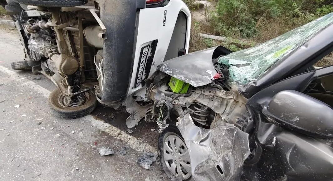 Car collides with Eco van parked on the road on Surajkund Road