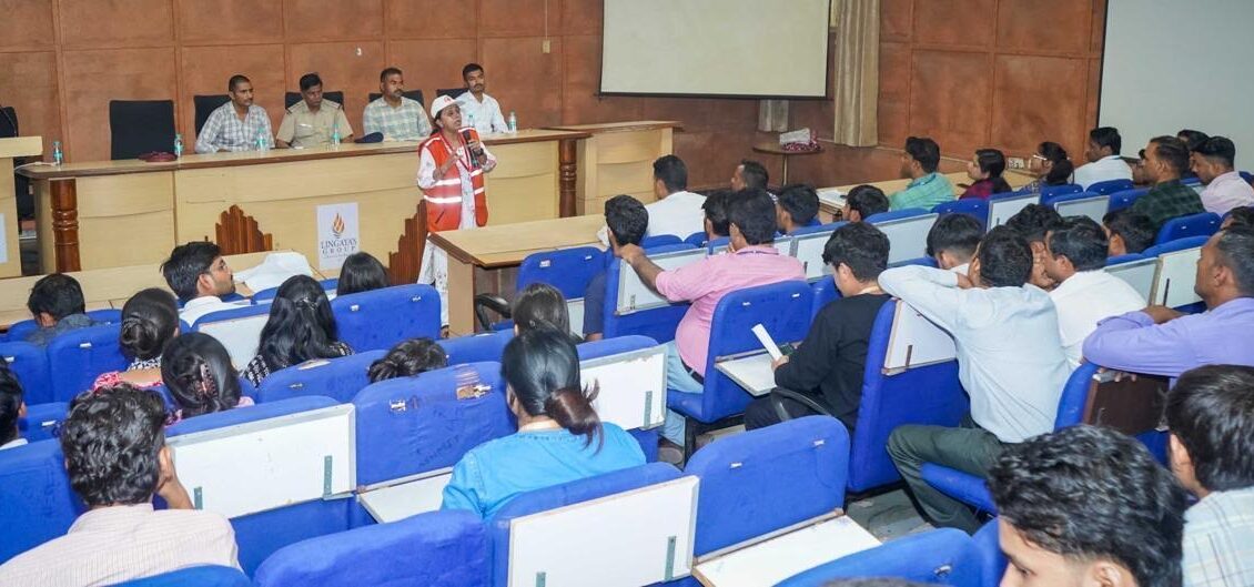 Practical training was given from first aid to rescue in case of emergency at Lingyaaj Vidyapeeth and Chhayansa Gram Sachivalaya