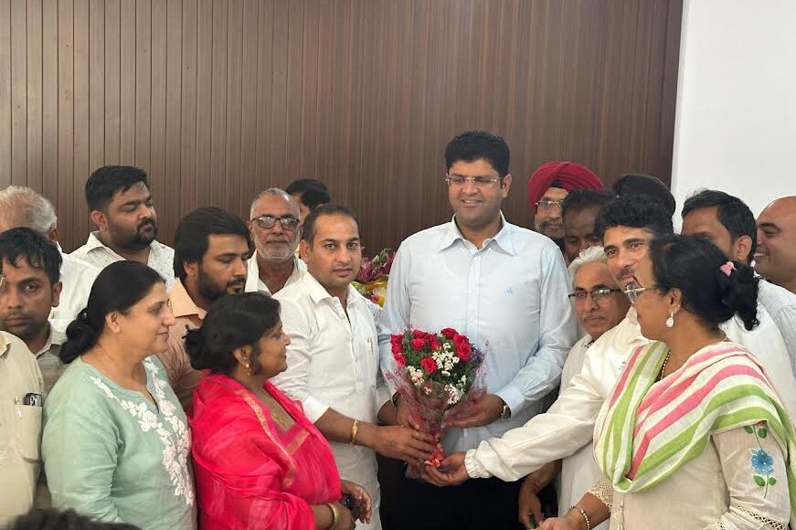 JJP workers thanked former Deputy Chief Minister Dushyant Chautala