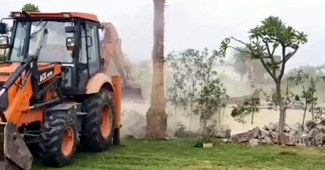 The forest department demolished the boundary wall built at Ankhir Chowk