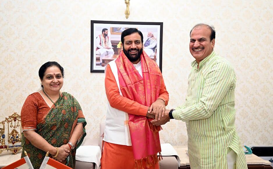 Mayor Praveen Joshi made a courtesy call on Chief Minister Nayab Saini