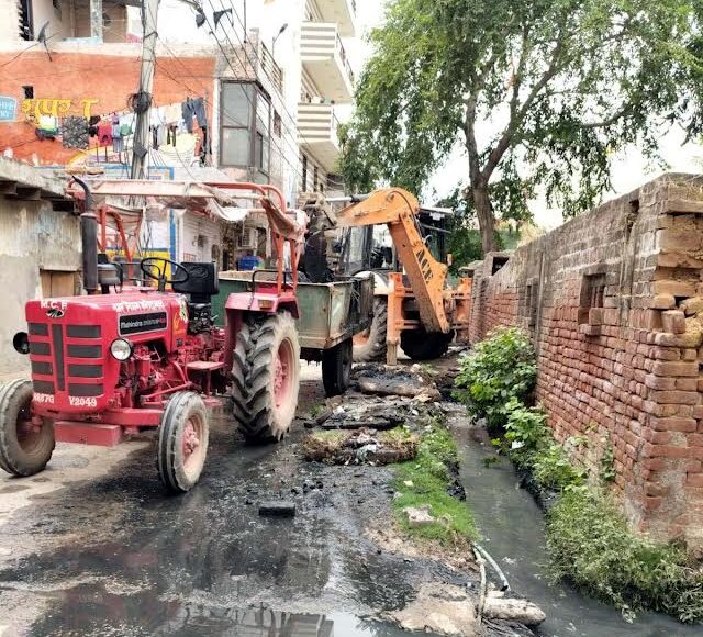 Daily cleanliness report is mandatory in every ward, review officer is confirming it through spot inspection