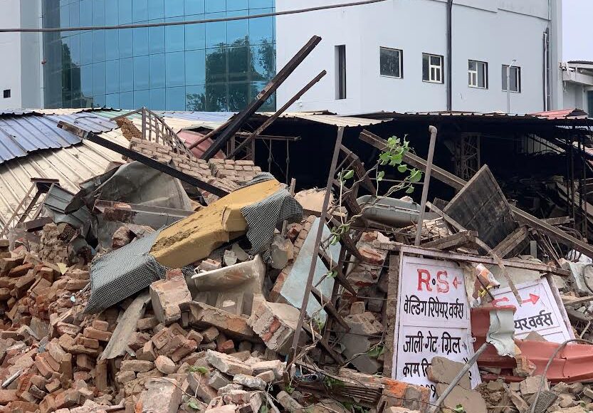 PWD demolished 15 illegal constructions to construct an elevated bridge on Mohana Marg