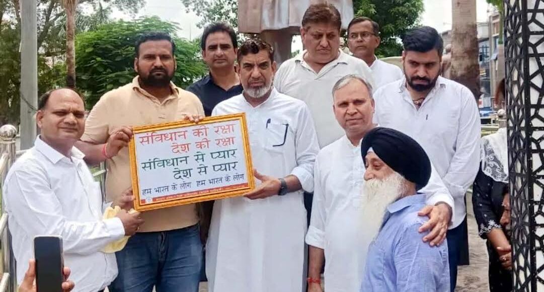 Paint thrown on former Prime Minister Nehru's statue again, Congressmen protest