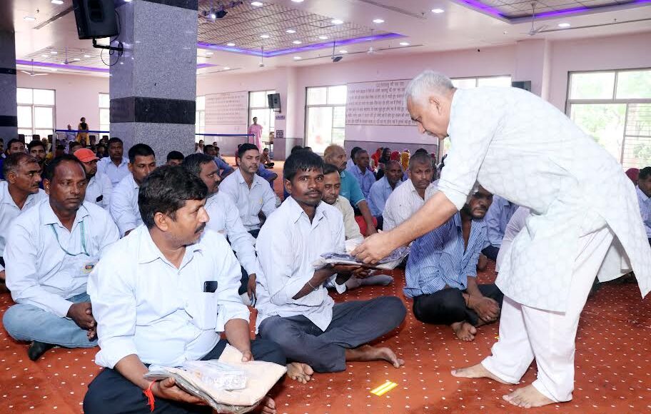 ‘World-class selfless service campaign’ launched at Satyug Darshan Trust