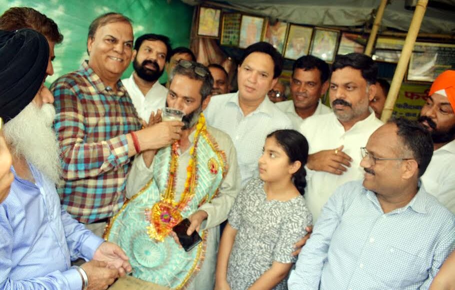 The administration accepted the demands of Satish Chopra, the convener of the referral-free protest, and ended the hunger strike