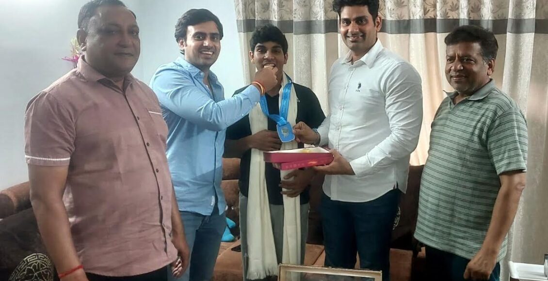 Councillors and businessmen felicitated international shooter Anmol Jain