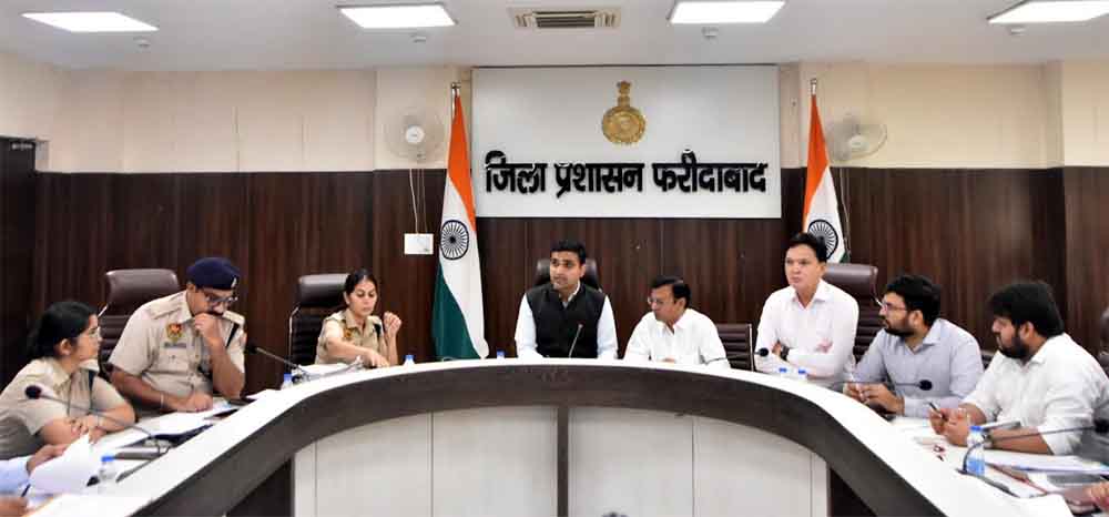 Officers should maintain transparency and sensitivity in resolving complaints: Vikram Singh