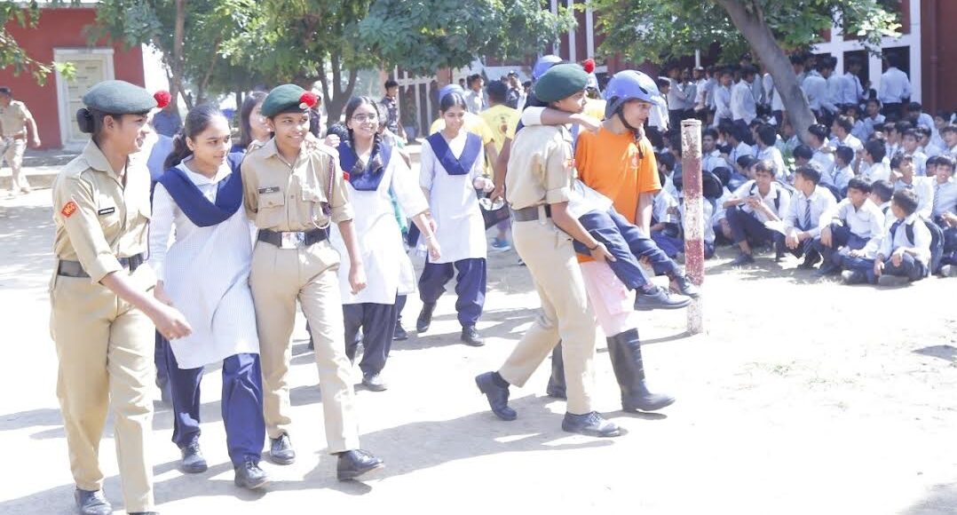 As per the instructions of DC Vikram Singh, disaster management exercise was organized in Navodaya Vidyalaya Mothuka.