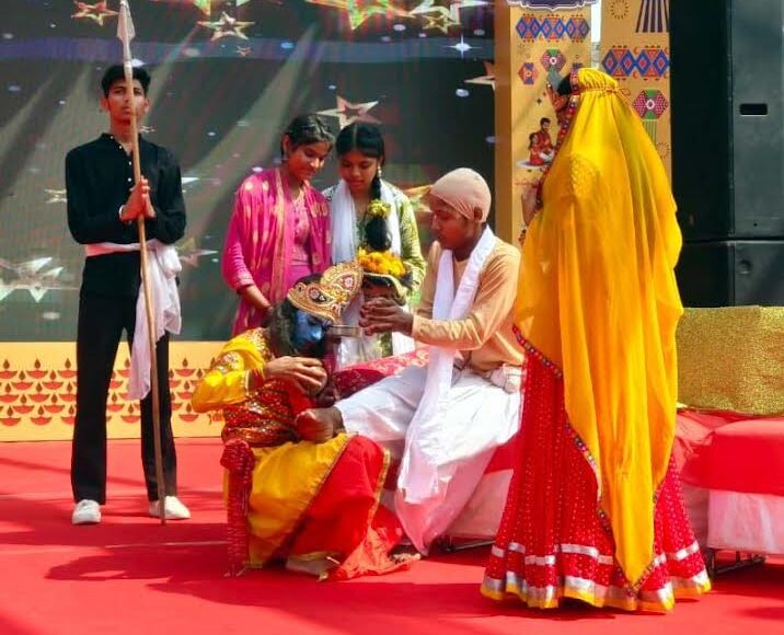 The presentation of the play Lord Krishna-Sudama mesmerized the audience at the Surajkund Fair.