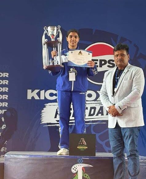 Daughter Riddhima Kaushik won the World Cup for the third consecutive time.