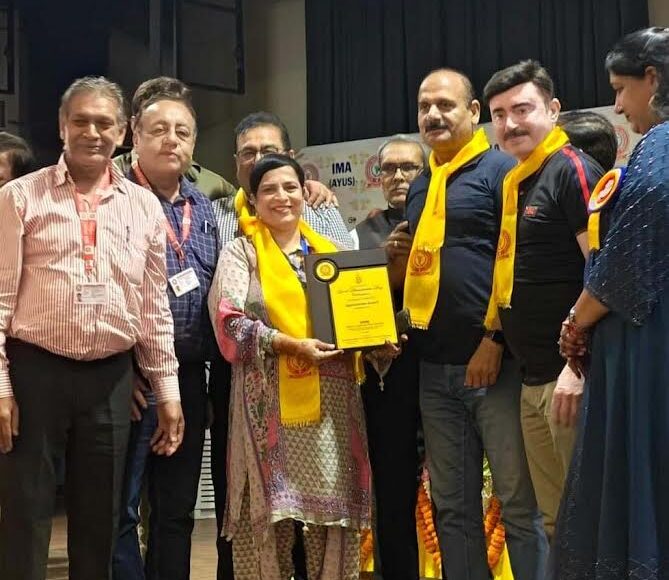 Dr. Vijendra Pal Singla honored for his outstanding contribution in medical services