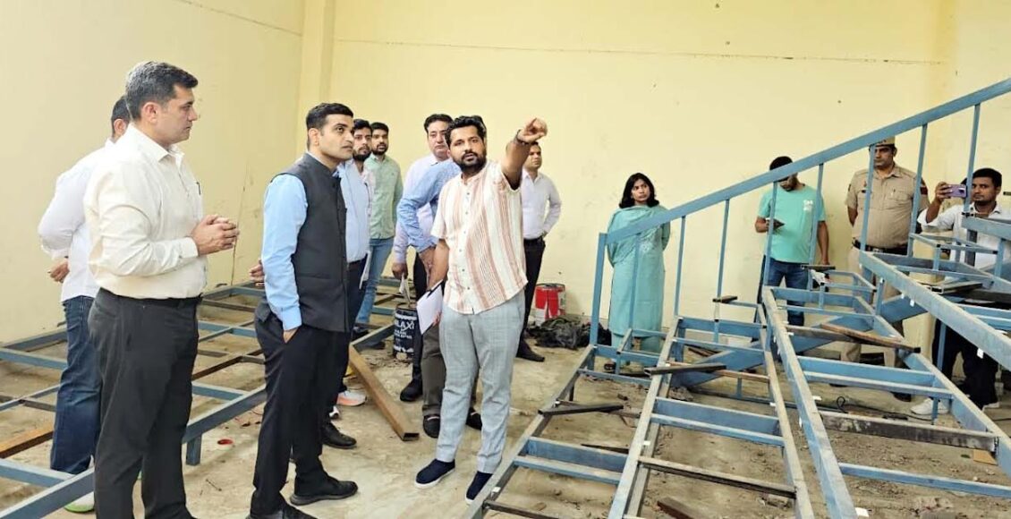 DC Vikram Singh inspected the construction work of e-library.
