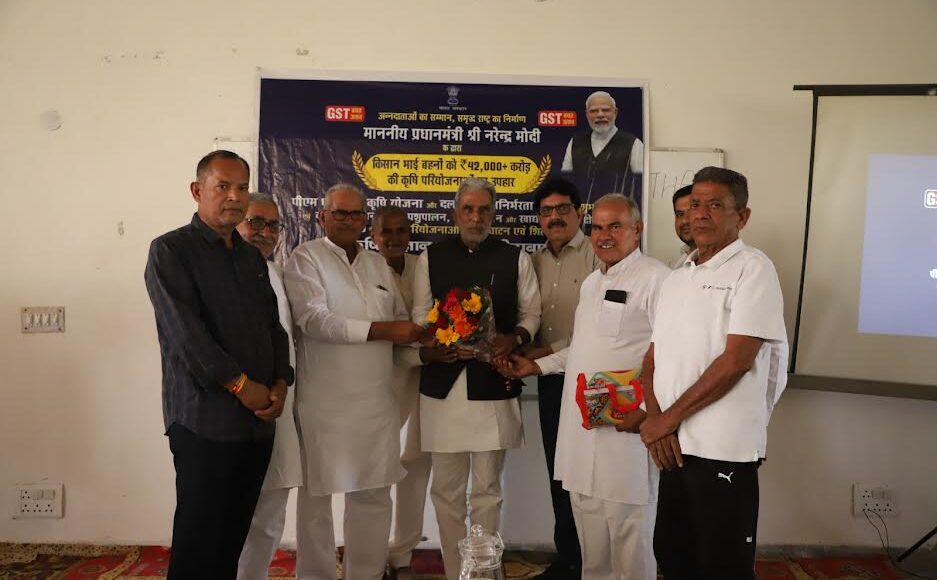 Villagers thanked Union Minister of State Gurjar for starting bus service from Khedi Kalan.