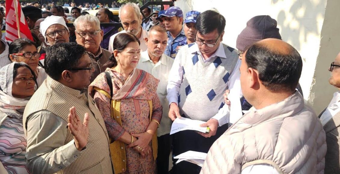 Central trade unions and the United Kisan Morcha submitted a 15-point memorandum of demands to the Prime Minister.