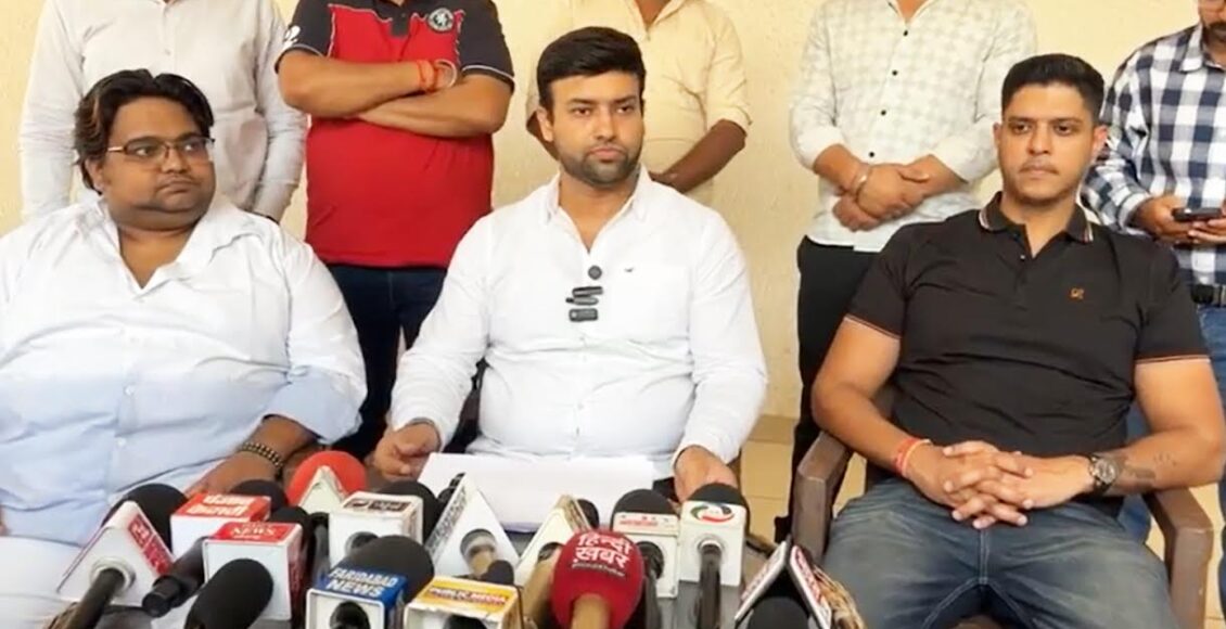 All the district youth executive members left the party along with Nalin Hooda, the former Lok Sabha candidate from JJP.