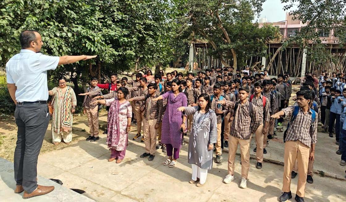 Students were informed about the process of filing FIR and the helpline number.