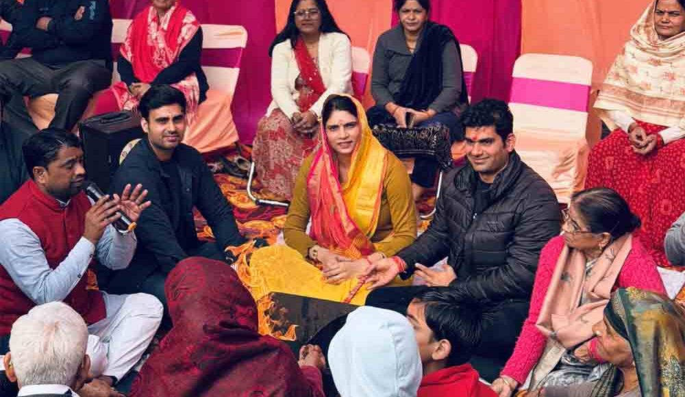 Councillor Deepak Yadav of Ward Number 42 formally inaugurated the new park, which was built at a cost of 63 lakh rupees.