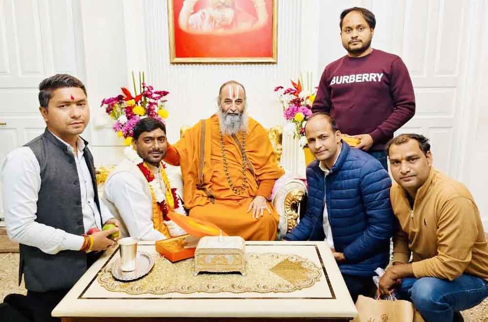 Councilor Jaswant Saini reached Siddhdata Ashram after taking oath.