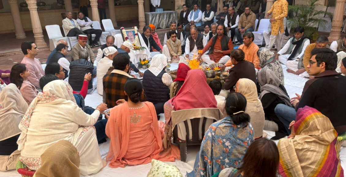 Abhay Chautala, Selja and Ashok Tanwar, among others, paid tribute to the late Rajkumar Tewatia.