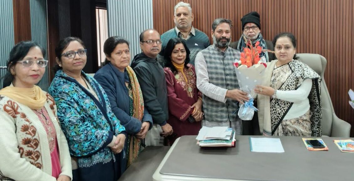 The Referendum-Free Struggle Committee met with the mayor.