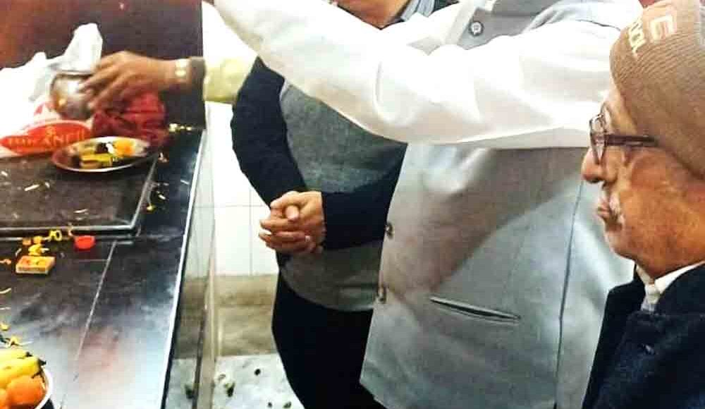 The Shani Dev idol installation ceremony was held at the Hari Temple.