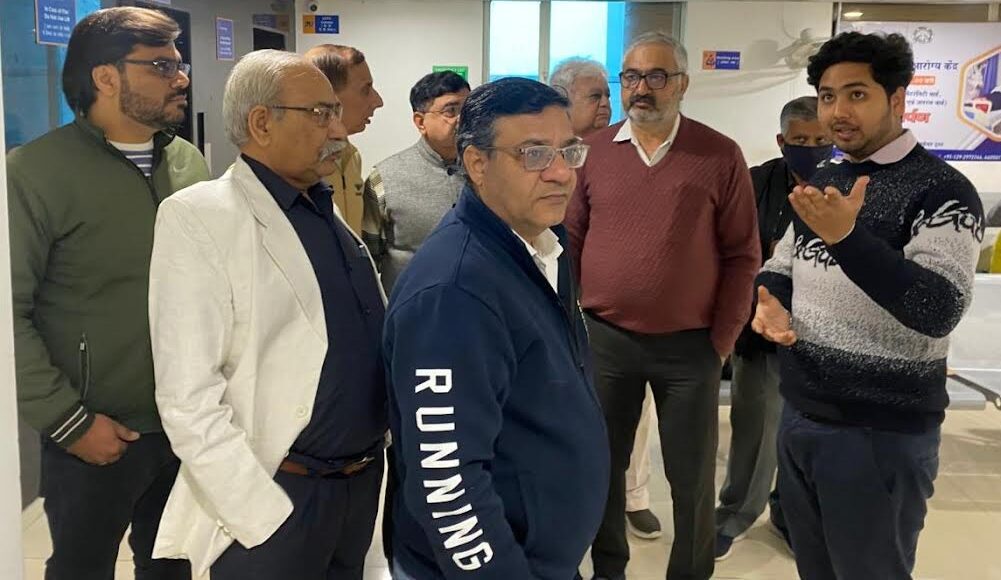 A team from Bhatia Sevak Samaj inspected the Dr. Surya Prakash Arogya Kendra and praised the facilities.