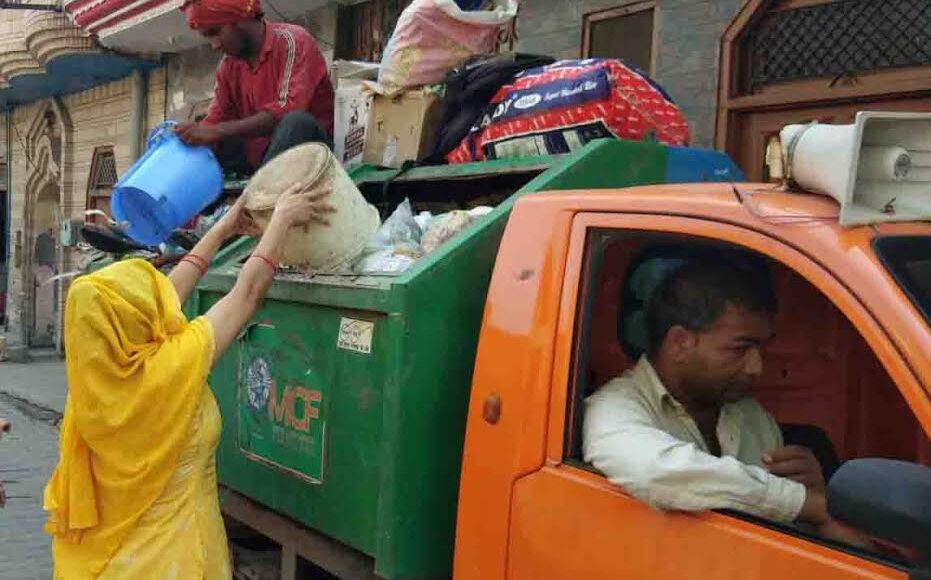 The municipal corporation has issued a final ultimatum to RWAs and gated societies: heavy fines will be imposed if waste is not segregated.