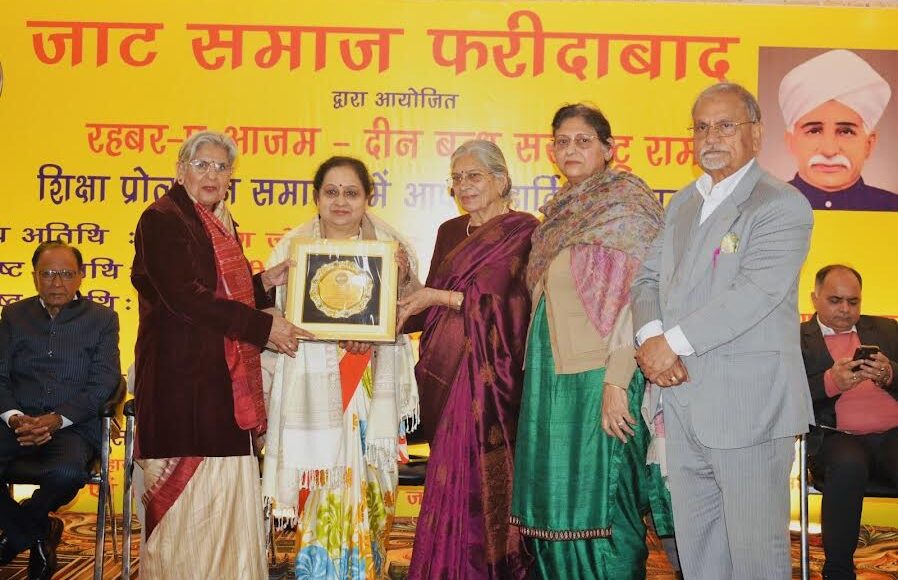 Honouring talented students encourages children: Mayor Praveen Batra Joshi