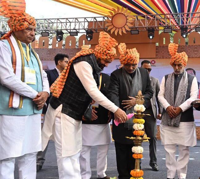 The 39th Surajkund International Self-Reliant Crafts Fair was inaugurated in a grand manner at Surajkund.