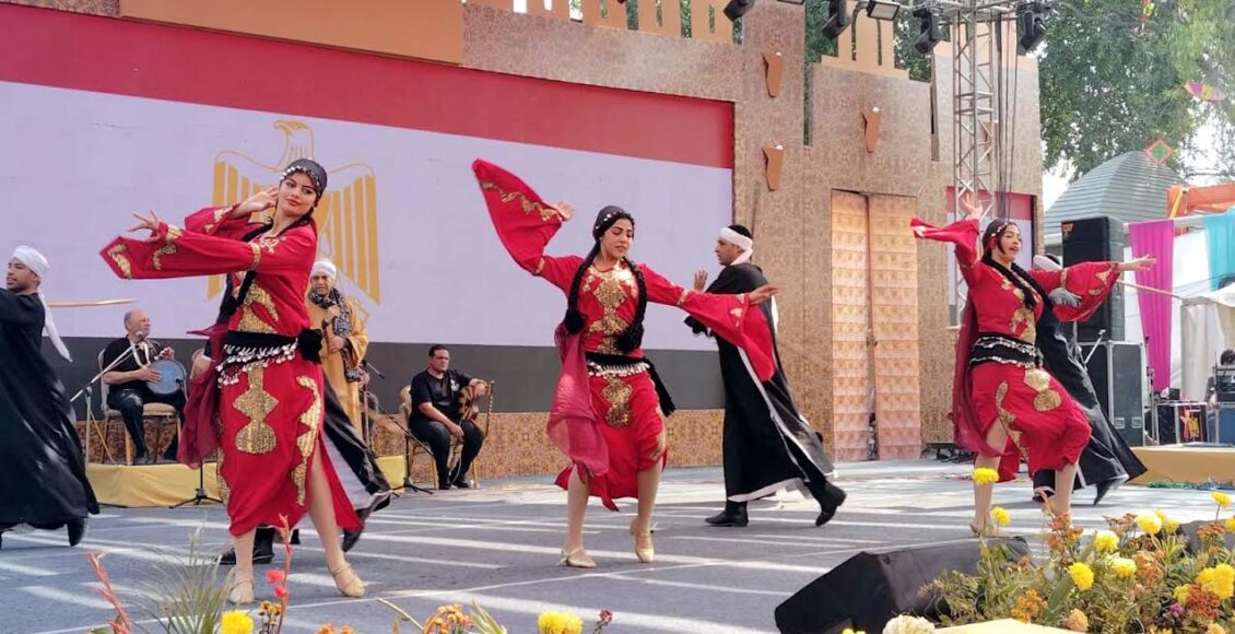 The charm of foreign artists along with Indian artists continues at the main Chaupal.