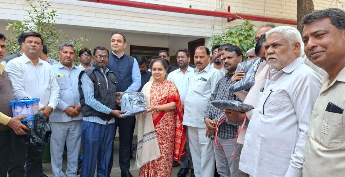 Safai Karamcharis are the strong pillars of the Municipal Corporation: Praveen Batra