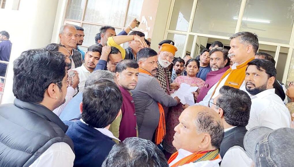 The Golden Society held a road show to protest against the UGC Act and submitted a memorandum to the SDM.