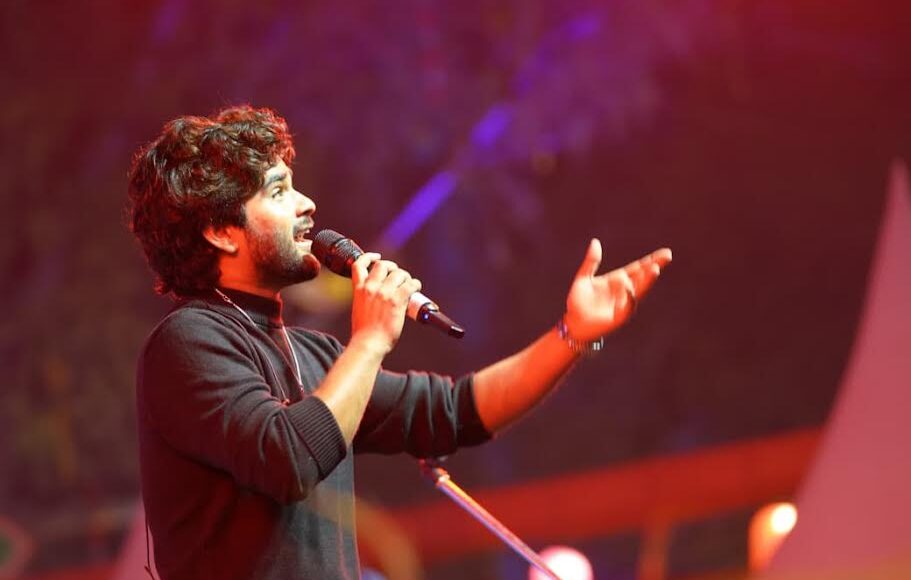 Salman Ali made the cultural evening of the fair colourful with his captivating style.