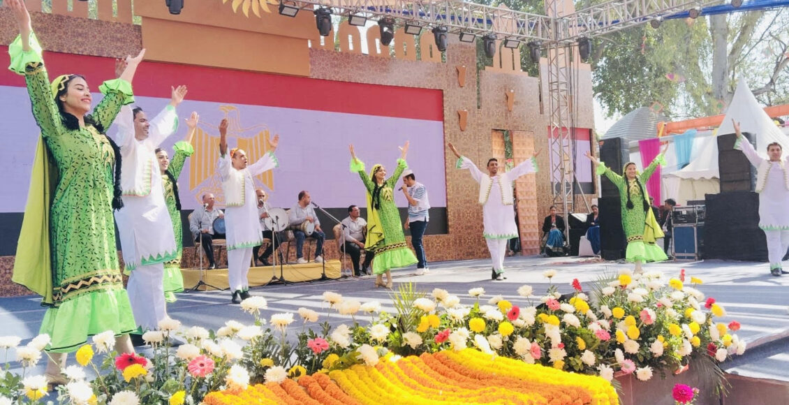 Artists dazzled at the Ek Bharat Shreshtha Bharat fashion show at the Surajkund Fair.